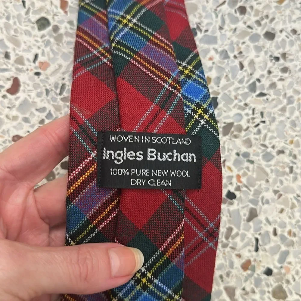Vintage Scotland Ingles Buchan tartan red plaid holiday 100% new wool neck tie